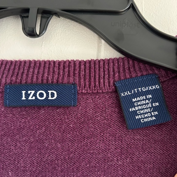 Men’s IZOD Big and Tall Fine Gauge V-Neck Sweater Vest - Picture 2 of 7